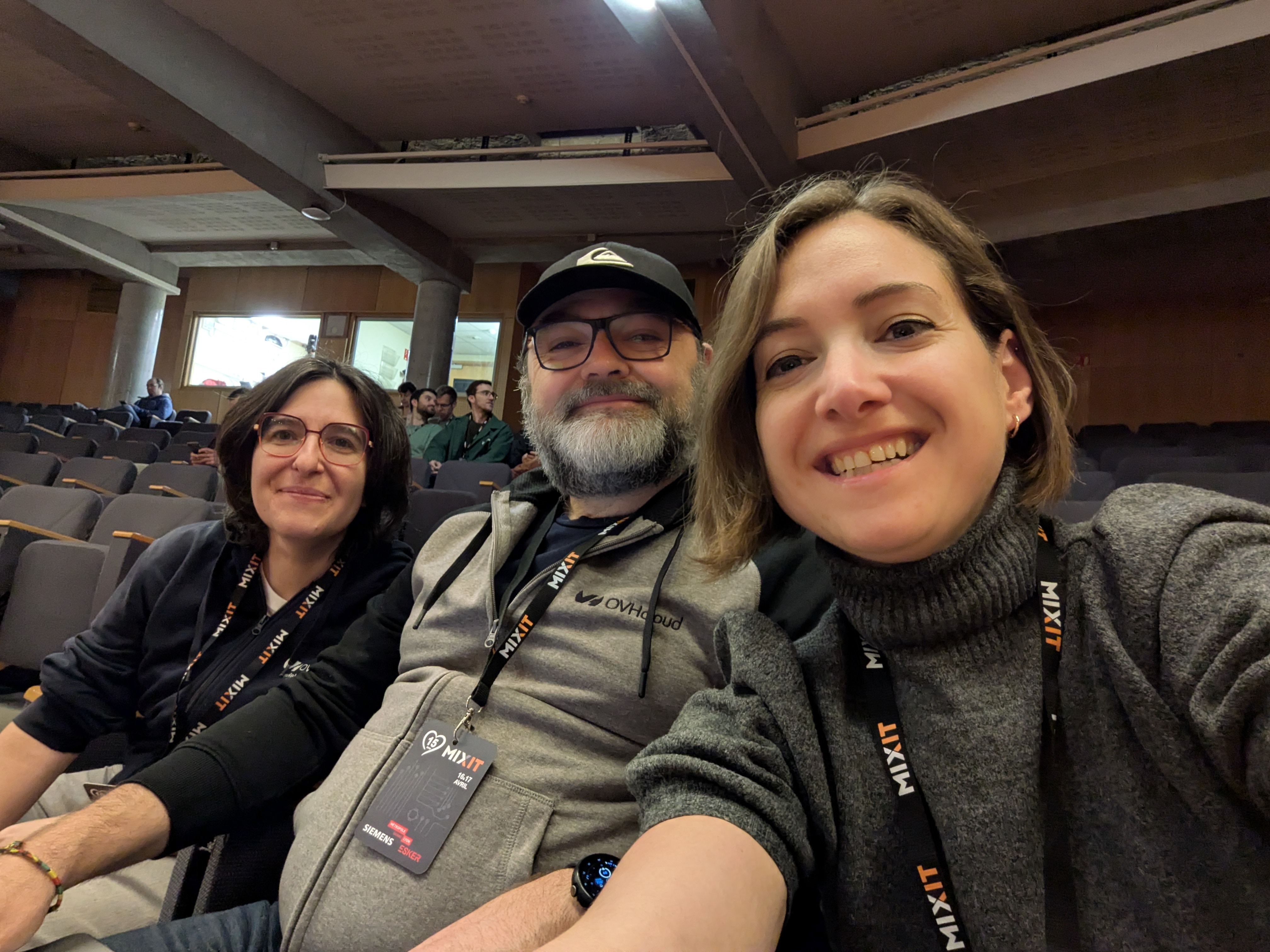 Aurélie, Stef et Fanny en amphi